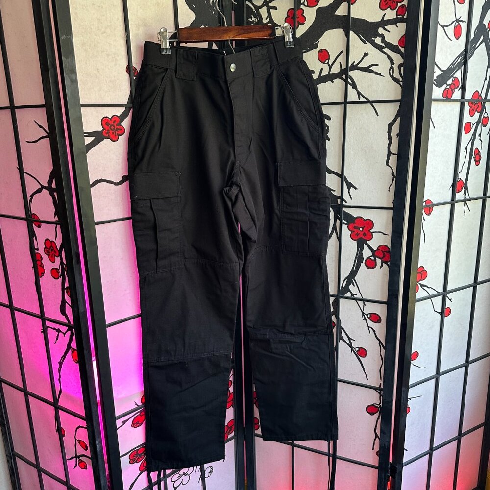 5.11 Tactical Cargo Pants – Medium Regular